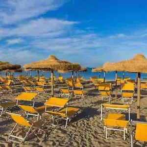 Casa Boss Tirrenia Stella Maris, Con Accesso Appartamento
